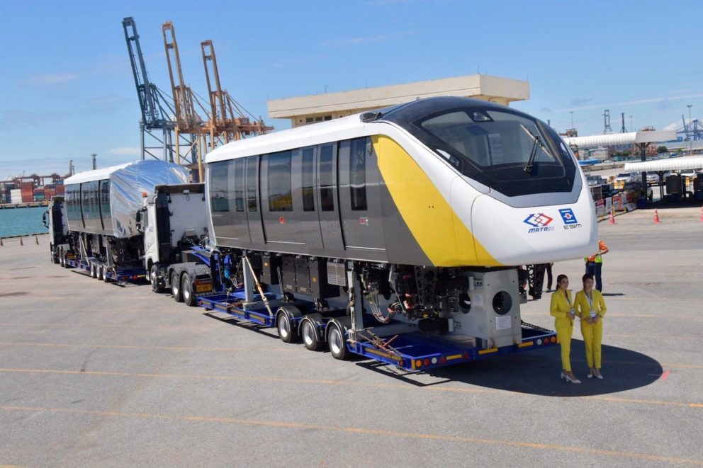 The first monorail train Pink Line Project And the Yellow Line project