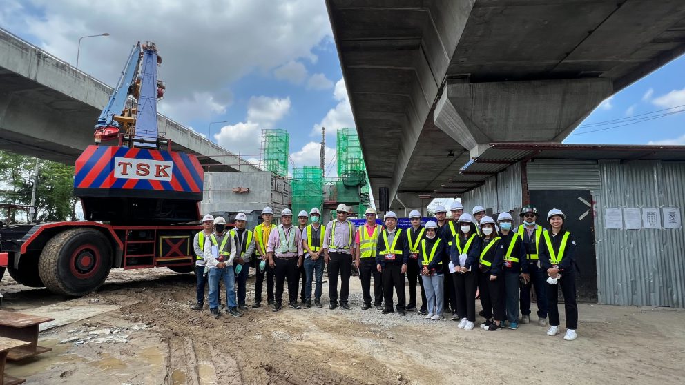 กรมการขนส่งทางราง ติดตามการก่อสร้างโครงการรถไฟฟ้าสายสีชมพู เพื่อเร่งการเปิดบริการให้ประชาชนเดินทางได้สะดวกมากยิ่งขึ้น
