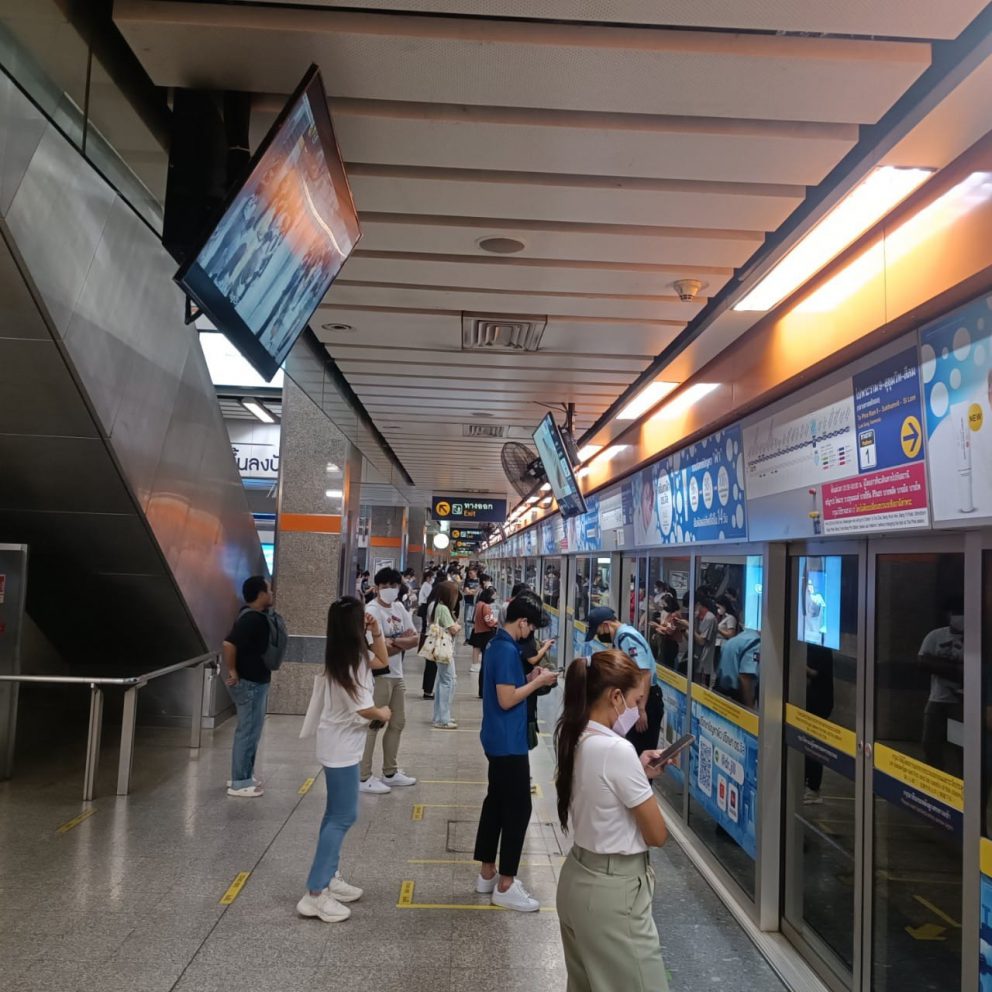 กรมรางตรวจซ้ำ ความถี่รถไฟฟ้าสายสีน้ำเงิน เร่งด่วนเช้า ภาพรวมดีขึ้น แต่ต้องเตรียม 4 ตู้ต่อขบวนโดยเร็ว เพื่อรองรับปริมาณการเดินทางที่เพิ่มขึ้น