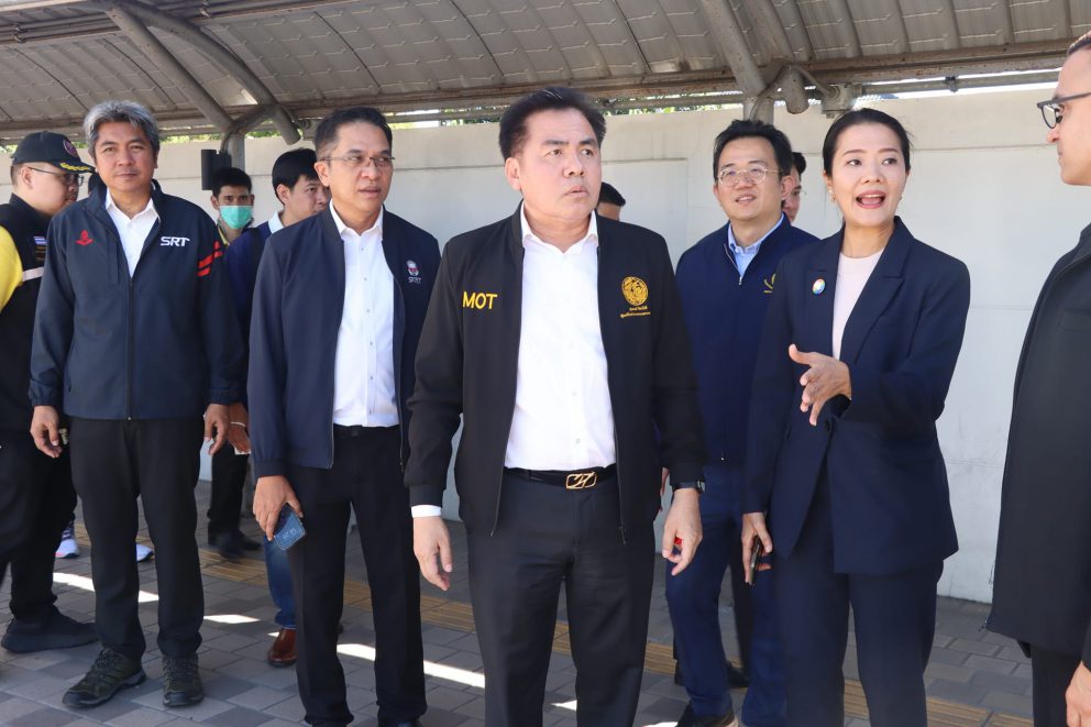 “สุรพงษ์” รมช.คมนาคม ลงพื้นที่ตรวจจอดรถสถานีรถไฟฟ้าแอร์พอร์ต เรล ลิงก์ ลาดกระบัง พร้อมสั่งการแก้ไขปัญหา เพื่อเพิ่มความสะดวกและความปลอดภัยแก่ประชาชนผู้ใช้บริการ
