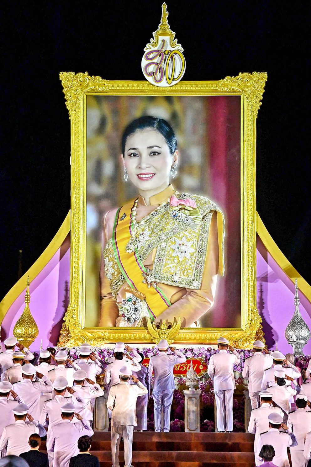 กรมการขนส่งทางราง ร่วมพิธีจุดเทียนถวายพระพรชัยมงคล เนื่องในโอกาสวันเฉลิมพระชนมพรรษาสมเด็จพระนางเจ้าฯ พระบรมราชินี