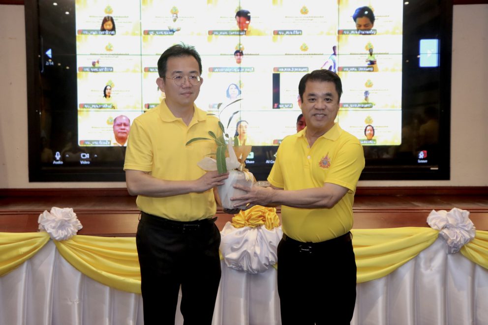 กรมการขนส่งทาง รับมอบต้นกล้าเฉลิมพระเกียรติ พระบาทสมเด็จพระเจ้าอยู่หัว เนื่องในโอกาสพระราชพิธีมหามงคลเฉลิมพระชนมพรรษา 6