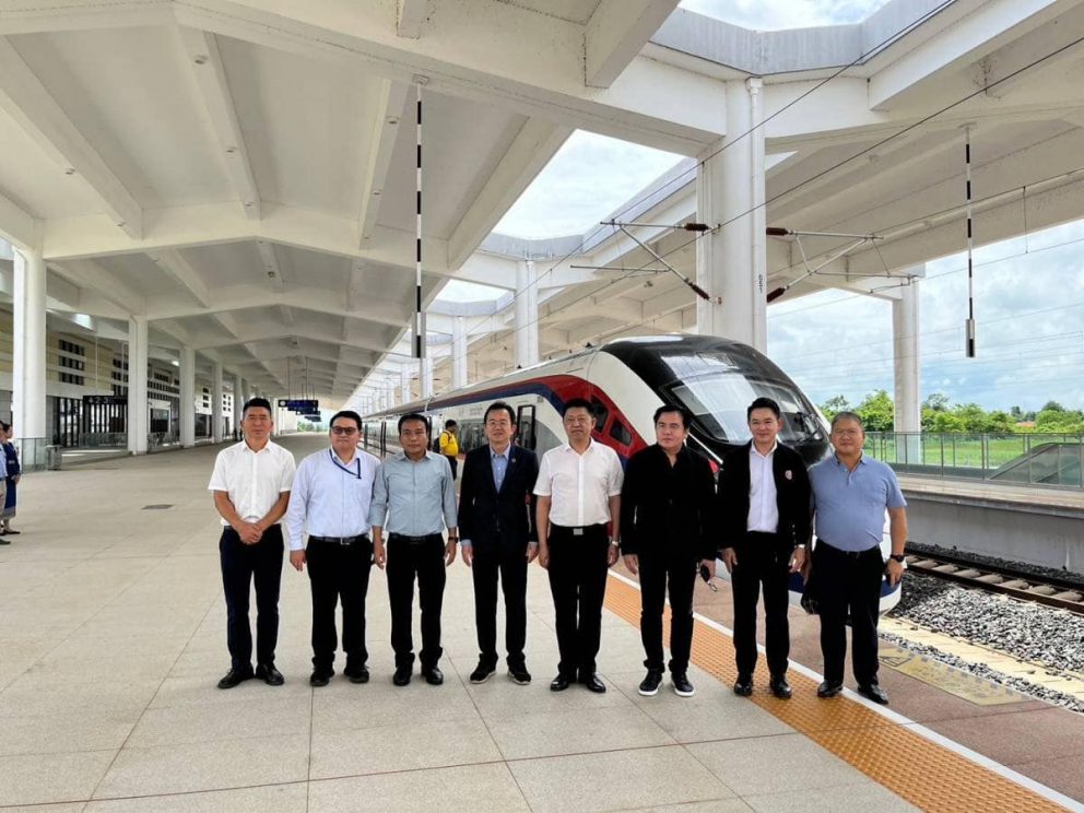 รัฐมนตรีช่วยว่าการกระทรวงคมนาคมและคณะเดินทางเยือนมณฑลยูนนาน สาธารณรัฐประชาชนจีนโดยขบวนรถไฟลาว-จีน พร้อมทั้งศึกษาแนวทางการอำนวยความสะดวกในการตรวจคนเข้าเมืองทางรถไฟระหว่างลาวและจีน เพื่อนำมาประยุกต์ใช้ในประเทศไทย