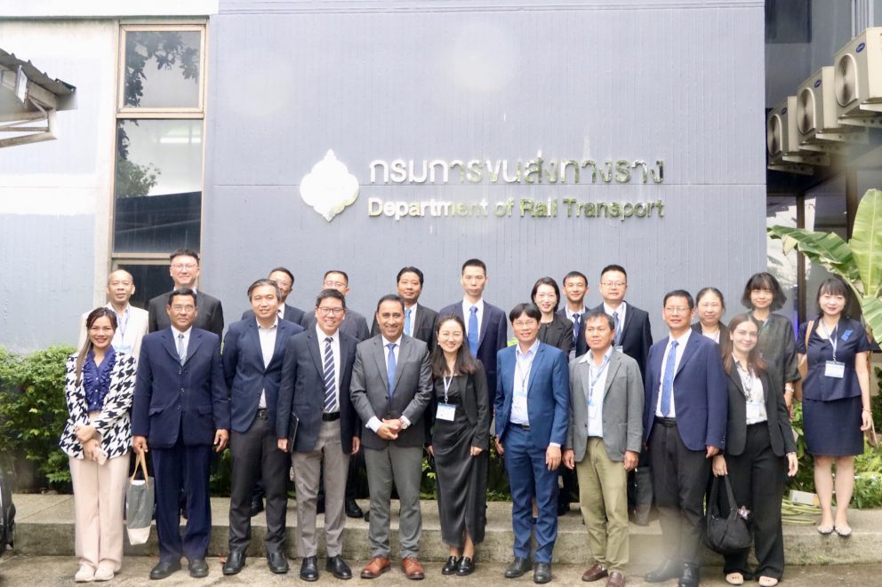 กรมการขนส่งทางราง ร่วมหารือ สถาบันความร่วมมือเพื่อพัฒนาเศรษฐกิจลุ่มน้ำโขง (MI) เดินหน้าพัฒนาโครงข่ายรถไฟเชื่อมโยงภูมิภาค พร้อมพาคณะผู้แทนดูงานโครงสร้างพื้นฐานไทย-มาเลเซีย-สิงคโปร์